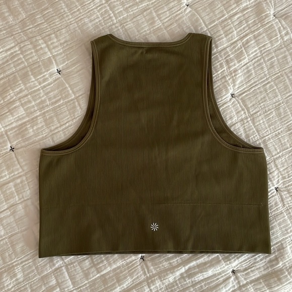 ATHLETA Aurora Seamless Crop Rib Tank Top V-Neck in Acacia Olive Green Size XL - Picture 5 of 8